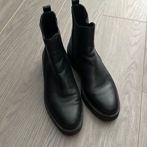 Sam Edelman Justina Waterproof Chelsea Boots Size 7M